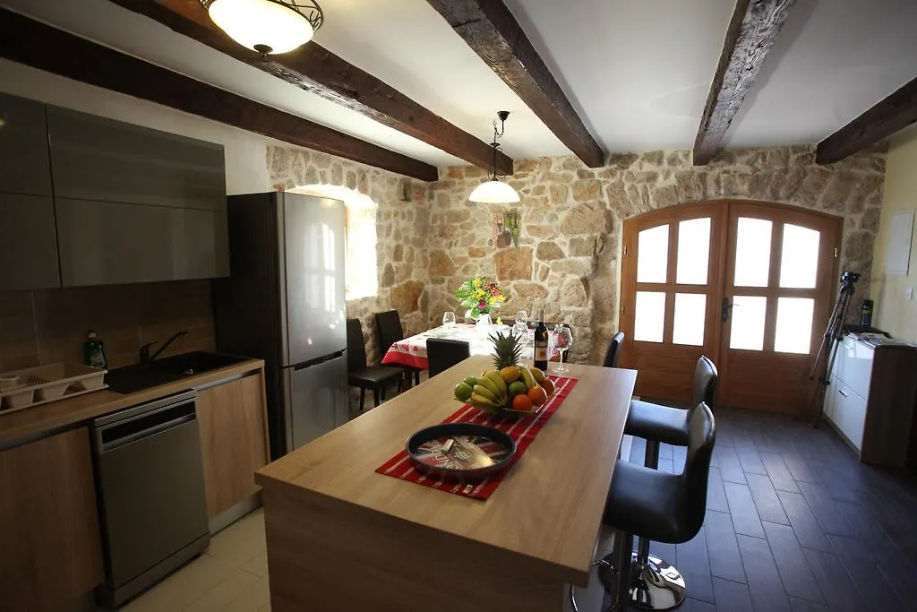 Holiday Home Rasopas Malinska